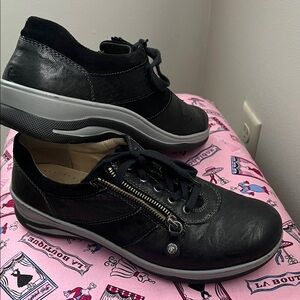 Black Leather Women's Shoes